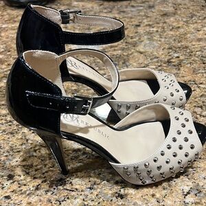 Rock Republic Black and Cream Heels with Studs